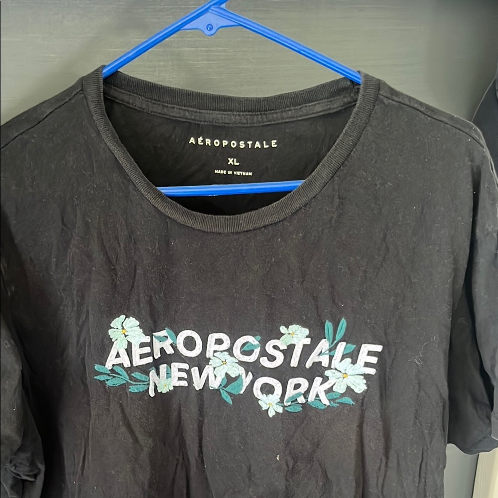 Aeropostale Black Tee with Floral New York Design